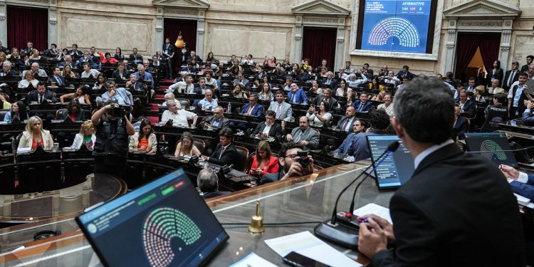 La Ley ómnibus pasó el primer test pero se desarmó en el camino y se complica el tratamiento en particular