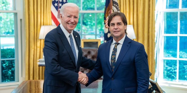 La vicepresidenta de Venezuela volvió a atacar a Lacalle Pou y escala la tensión diplomática