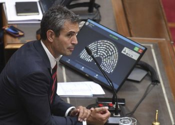 Ley ómnibus: el oficialismo negocia contra reloj para poder votar la ley esta tarde en general
