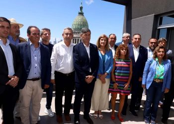 Los intendentes llevan al Congreso el reclamo por los subsidios al transporte