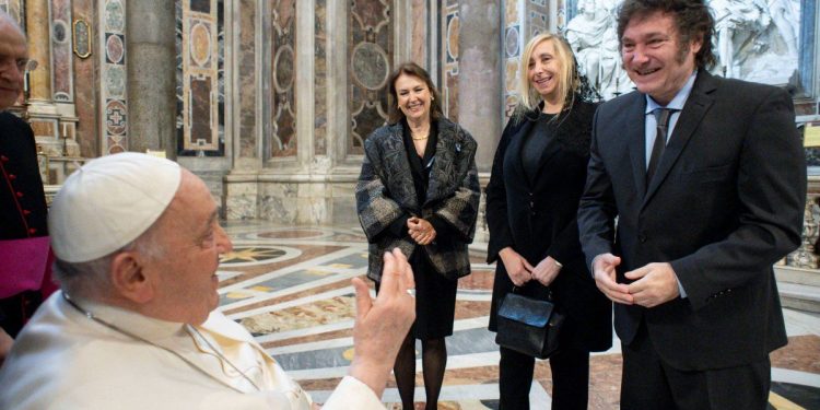 Milei se reunirá en privado con el papa Francisco y Georgia Meloni en el cierre de su gira internacional