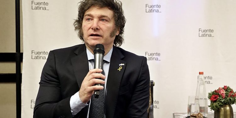 Milei volvió a apuntar contra el gobernador de Chubut