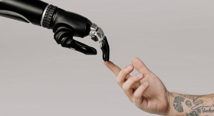 Místico: cómo funciona la inteligencia artificial que permite hablar con personas muertas