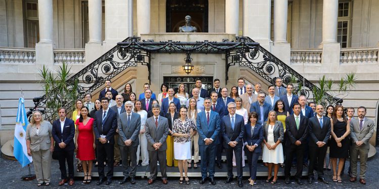 Mondino presentó el Plan de Promoción de Exportaciones e Inversiones