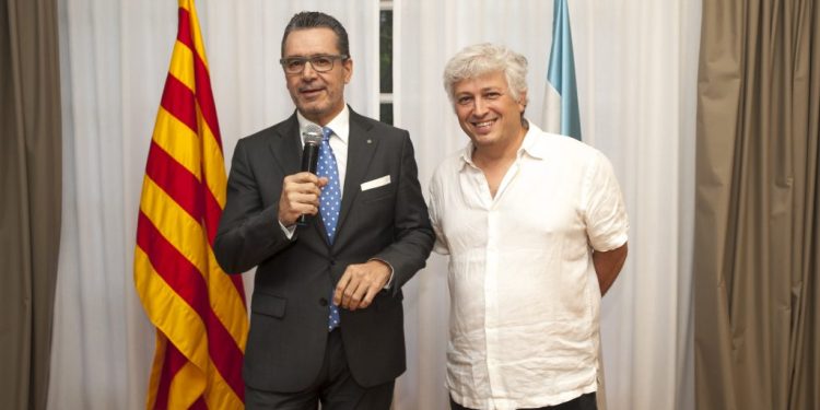 Mujeres deportistas en una muestra en la Delegación de Cataluña