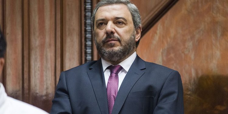 Mujica “ningunea a los demás candidatos”, cuestionó Mario Bergara