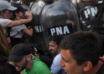 Organizaciones de izquierda y del radicalismo volverán a manifestarse frente al Congreso