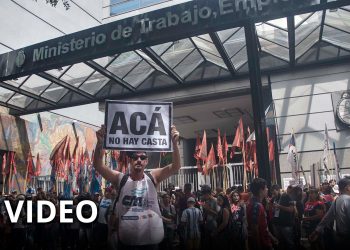 Organizaciones sociales protestaron frente a la sede de la Secretaría de Trabajo de Nación
