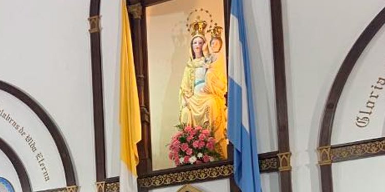 Robaron la corona de oro de la Rosa Mística y el párroco pidió su devolución