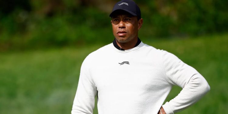 Tiger Woods volvió al circuito PGA, pero lejos de su brillo