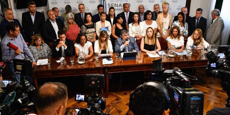 Unión por la Patria le pidió a Victoria Villarruel que «no cierre el Senado» y reclamó tratar el DNU de Milei