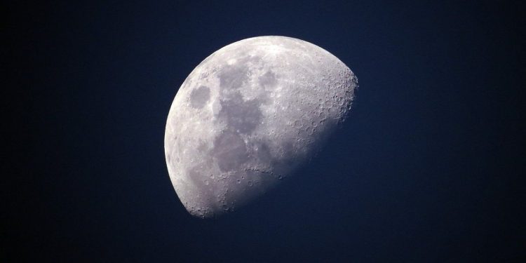 Uruguay quiere llegar a la Luna