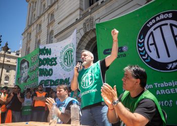 Aguiar: «Presidente, si dispone echar 70 mil personas, esa decisión se lo va a llevar puesto»