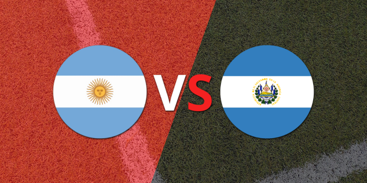 Argentina y El Salvador se miden en un partido amistoso