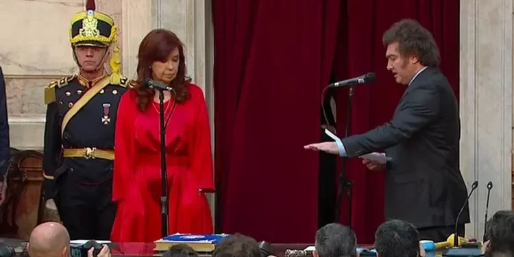 Axel Kicillof: “El Presidente llama a incumplir la ley, no cumple con lo que juró ante la Constitución”