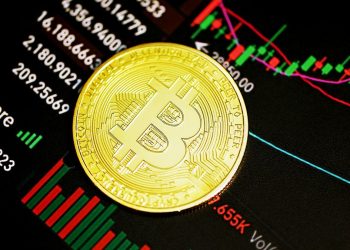 Bitcoin trepa y vuelve a superar los u$s 70.000