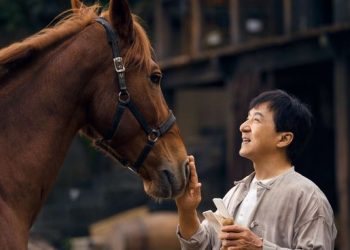 Cerca de los 70, Jackie Chan da batalla contra los trucos digitales