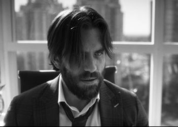 Chispazos de humor en una comedia negra con Juana Viale