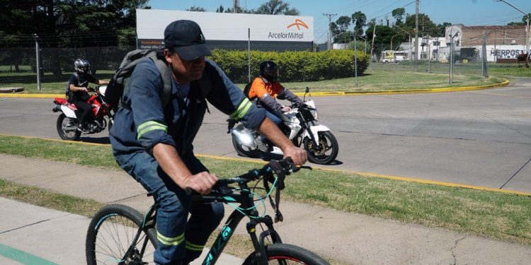 Ciudad de acero: la crisis en Acindar forja la resistencia obrera