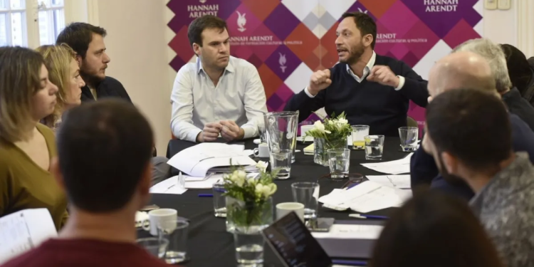 Coalición Cívica presentó un proyecto para privatizar 25 empresas del Estado