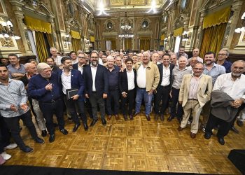 Crisis energética: Kicillof respaldó a las cooperativas eléctricas embargadas por Nación