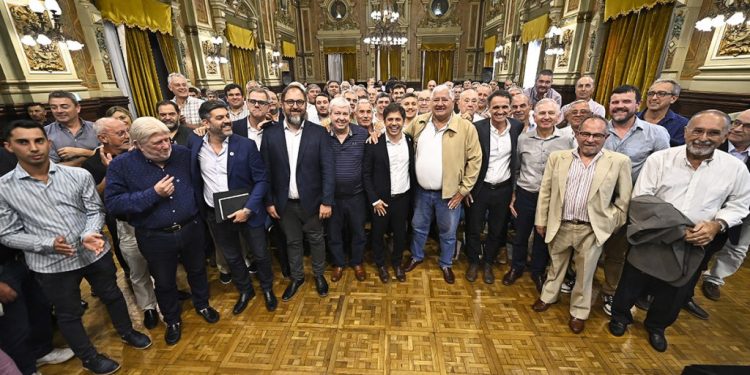 Crisis energética: Kicillof respaldó a las cooperativas eléctricas embargadas por Nación