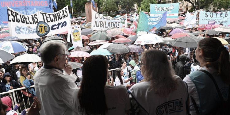 Ctera convocó a una movilización para reclamar la continuidad del Fondo Docente