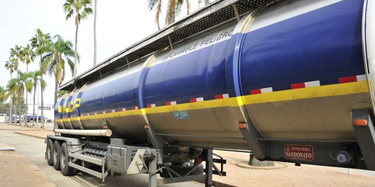 Ducsa reclamará en la justicia u$s 30M a Montevideo por la tasa de inflamables