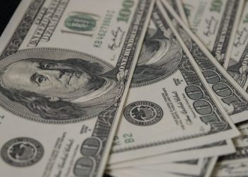 El dólar anotó su peor caída semanal del año y la cuarta consecutiva
