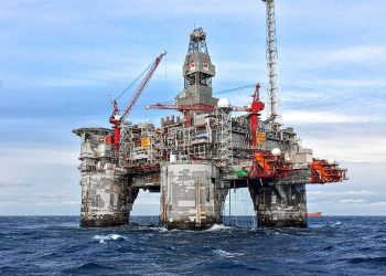El petróleo subió y se encamina a anotar tres meses consecutivos al alza
