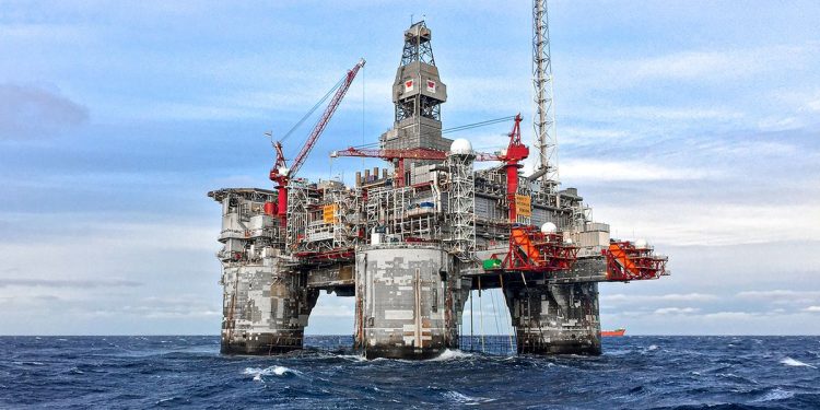 El petróleo subió y se encamina a anotar tres meses consecutivos al alza