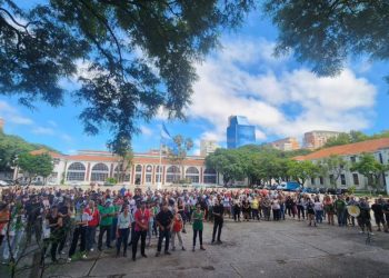 Ex ESMA: un custodio del secretario de Derechos Humanos intentó sacar su arma en una protesta contra despidos