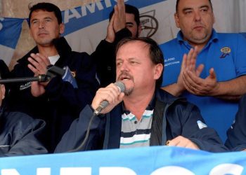 Exclusivo: Javier Milei se acerca a rival de Hugo Moyano que busca debilitarlo en el interior