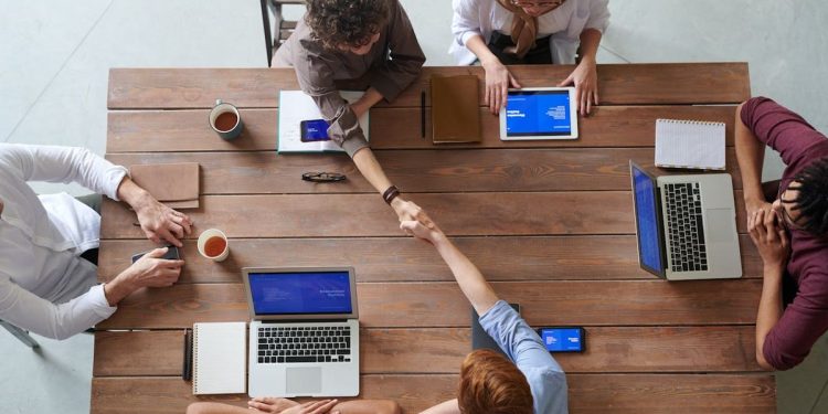 Hacia un nuevo modelo económico por y para el ser humano