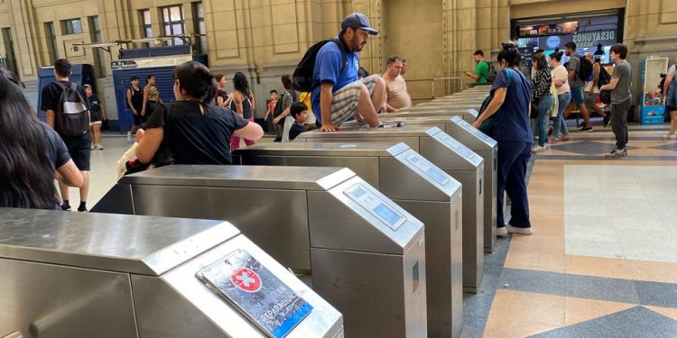 «Hay que saltar, hay que saltar»: molinetazos y desobediencia civil en la Argentina del ajuste