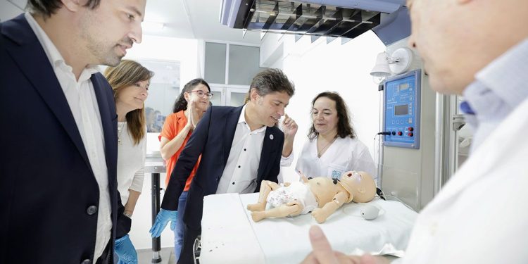 Kicillof lanzó web para sacar turnos en los hospitales públicos y volvió a polarizar con Milei por el rol del Estado