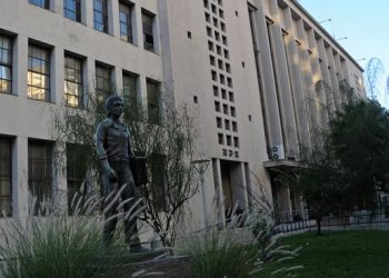 La cantidad de puestos cotizantes en el BPS superó un récord histórico