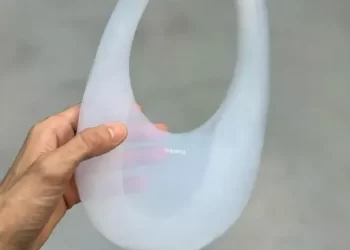 La nueva cartera de “humo sólido”, hecha con tecnología de la NASA