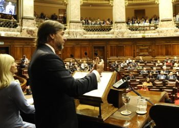 Lacalle Pou defendió la reforma de la seguridad social y lanzó una crítica velada al plebiscito