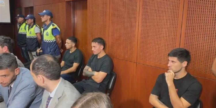 Los tres jugadores de Vélez permanecerán detenidos en Tucumán