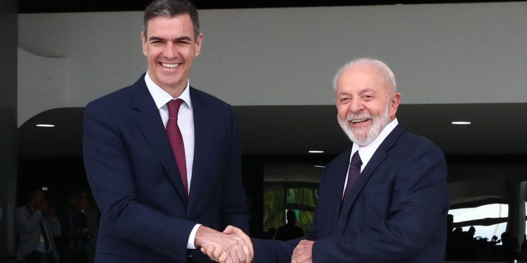 Lula y Sánchez acuerdan que es prioritario descongelar el acuerdo Mercosur-UE