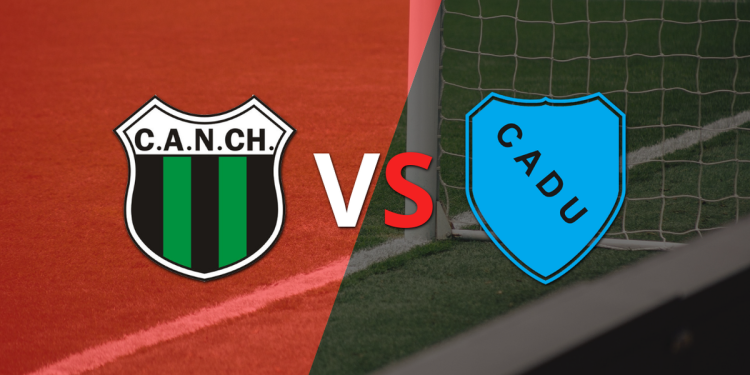 Nueva Chicago vence 2 a 0 a Def. Unidos