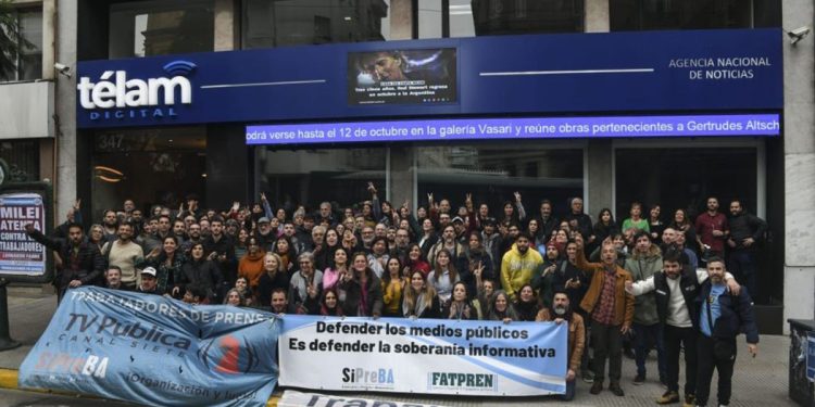 Periodistas, académicos y sindicalistas rechazan el cierre de la agencia Télam