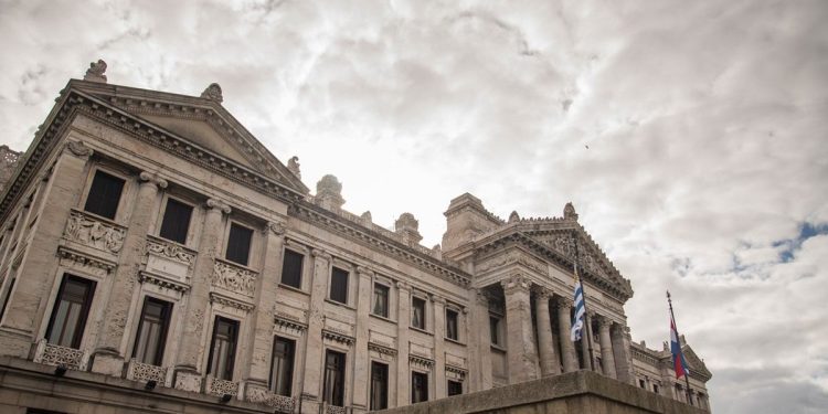 Retoma su actividad el Parlamento: ¿cuáles son los proyectos clave de este año?