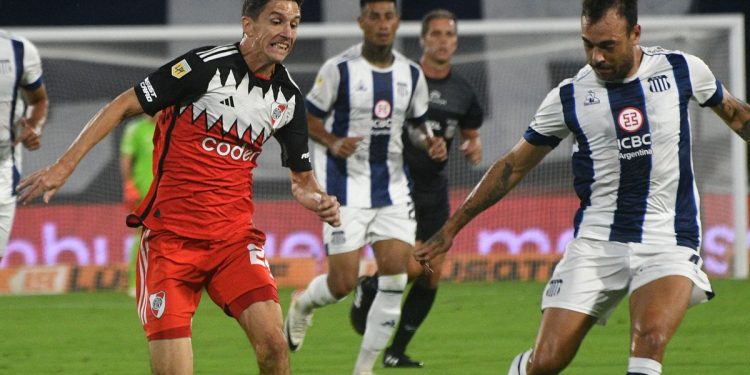 River se durmió, dejó crecer a Talleres y se quedó sin la cima