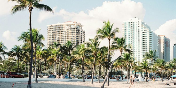 SKY lanzará vuelos desde Montevideo a Miami vía Lima en mayo