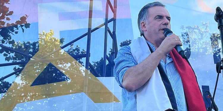 Yamandú Orsi desmintió la acusación de violencia en su contra