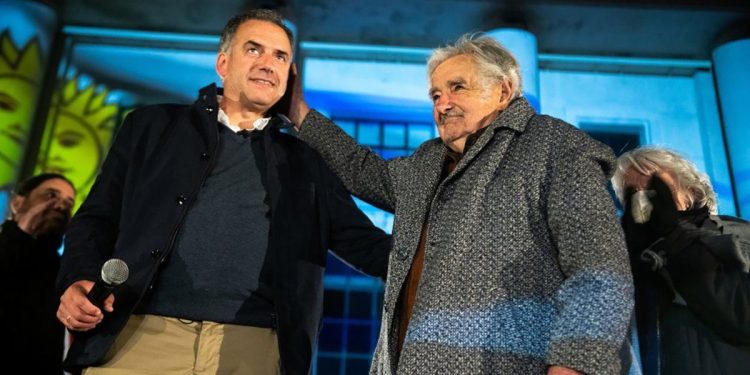 Conmoción en el mundo político tras el anuncio de la enfermedad de José Mujica