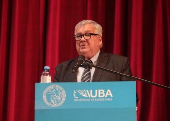 El Gobierno se reúne con el rector de la UBA