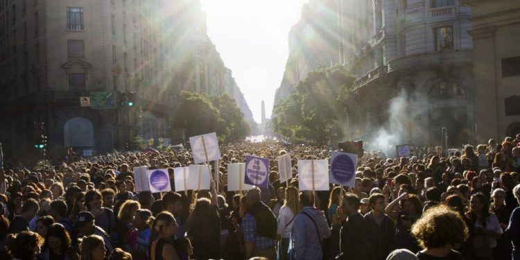 El hilo de la inmensidad: la educación pública en Argentina, desde la calle